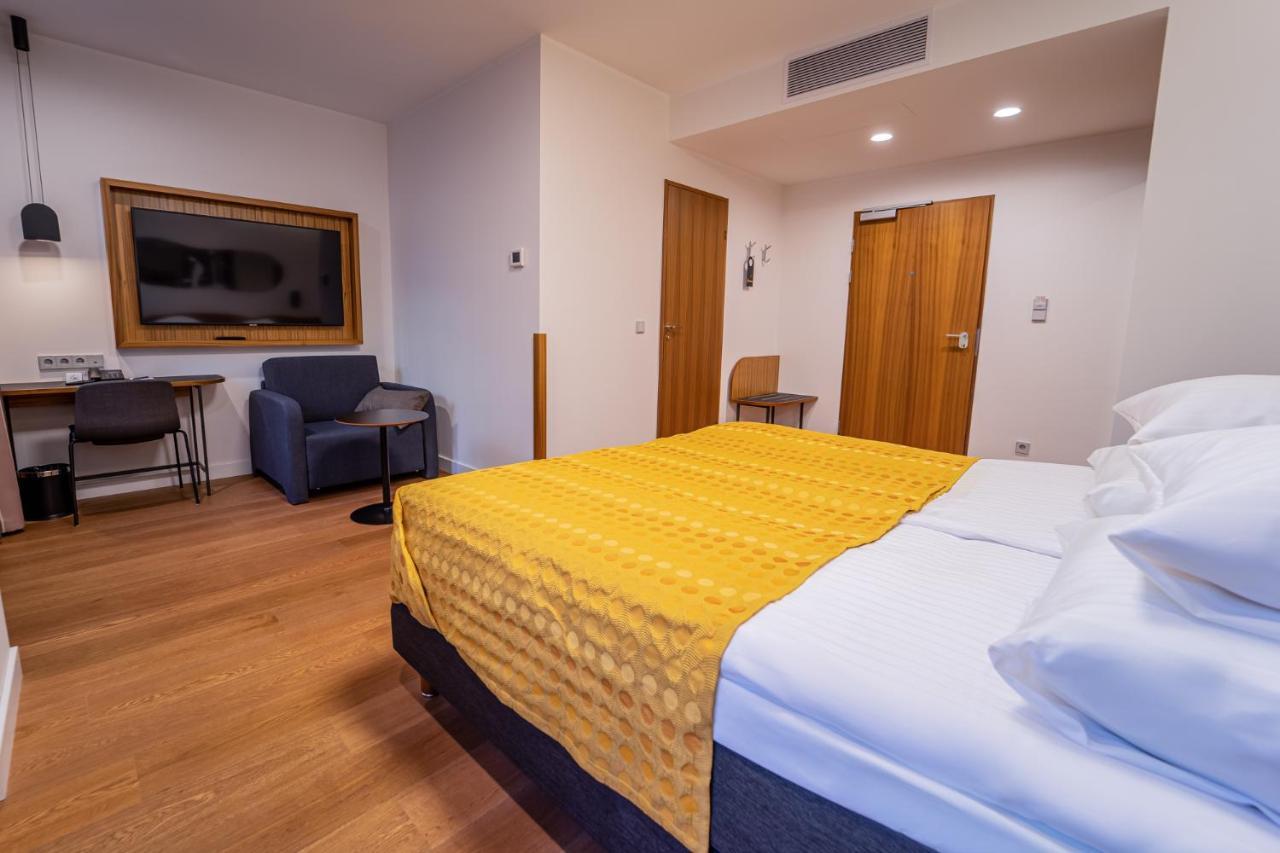 Hestia Hotel Kentmanni Tallinn Exterior photo